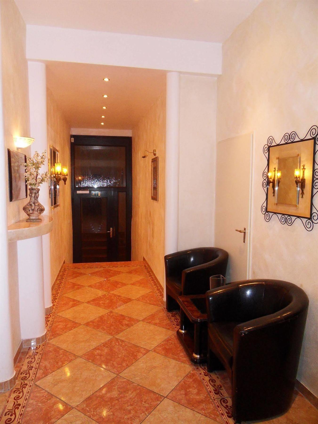 Hotel Zum Adler Бад-Хомбург-фор-дер-Хёэ Экстерьер фото