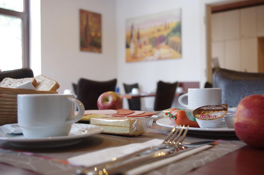 Hotel Zum Adler Бад-Хомбург-фор-дер-Хёэ Экстерьер фото