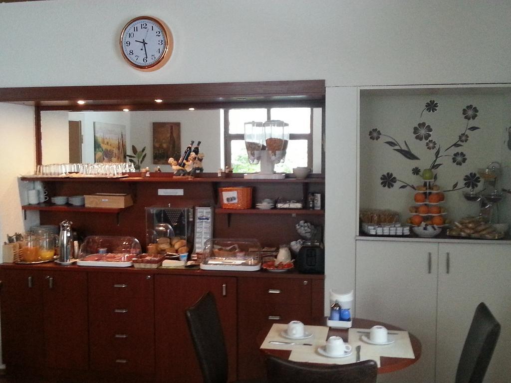 Hotel Zum Adler Бад-Хомбург-фор-дер-Хёэ Экстерьер фото