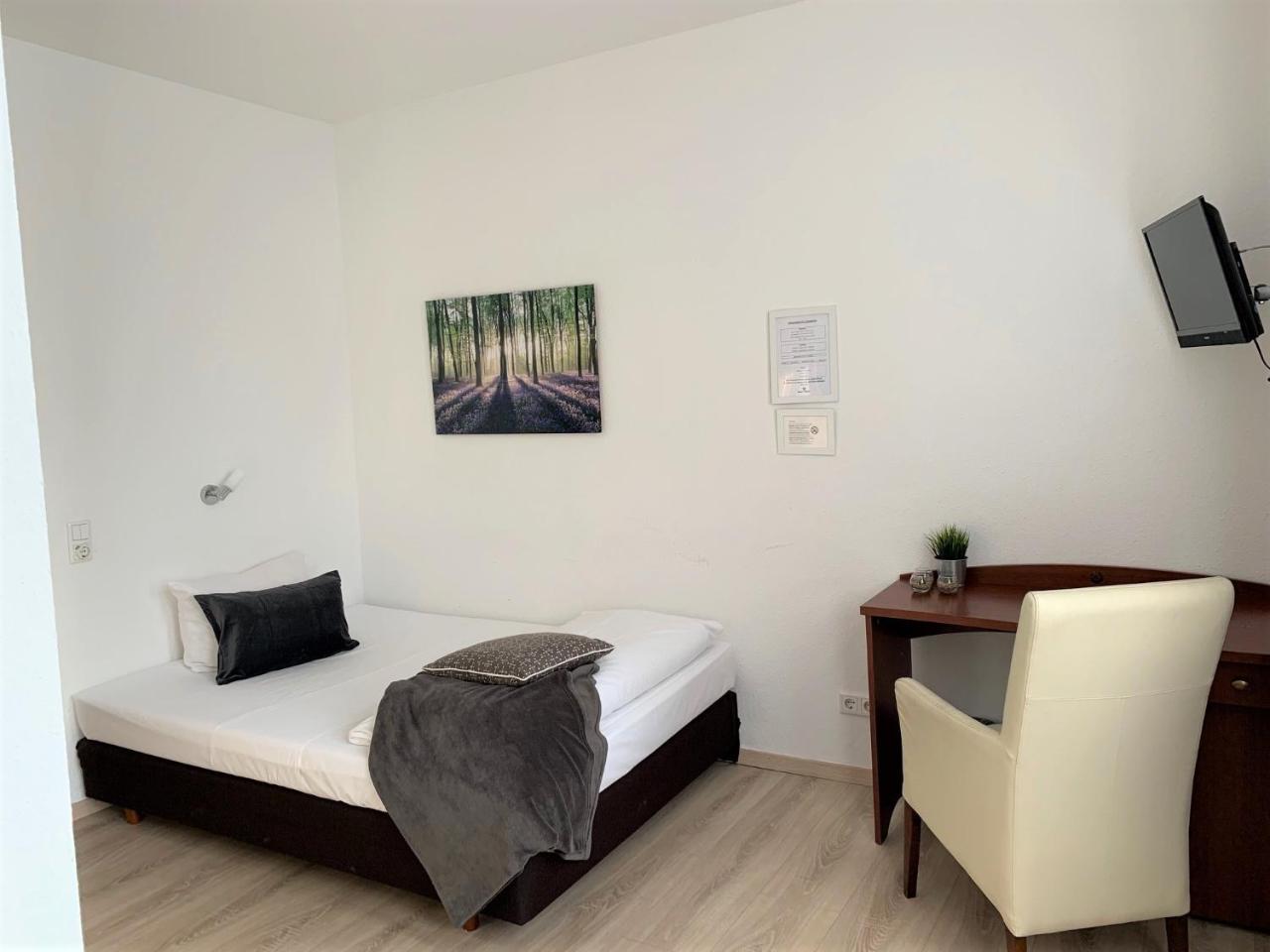 Hotel Zum Adler Бад-Хомбург-фор-дер-Хёэ Экстерьер фото